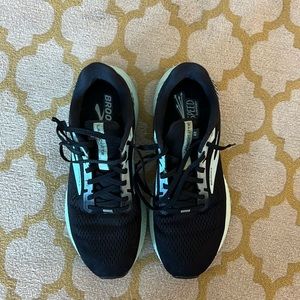 Brooks launch GTS eight women’s size 9.5
